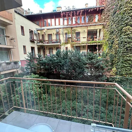 Benett Apartment